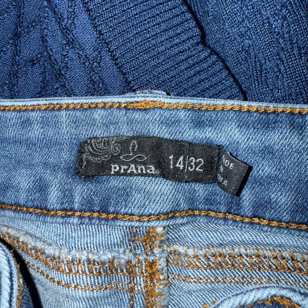 Prana Classic Blue Jean Shorts - Picture 5 of 5